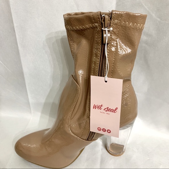 NWT faux leather clear heel bootie size 7 taupe - Picture 6 of 6